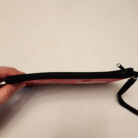 Las Vegas Pink Padded Wristlet - Picture 4 of 8